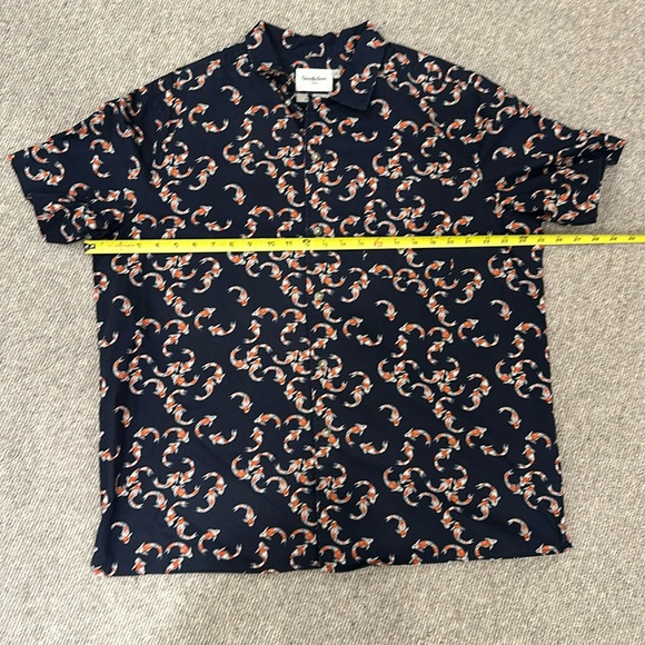 GOODFELLOW & CO SHORT SLEEVE XL SLIM SHIRT WITH BLUE & ORANGE KOI FISH PATTERN - Picture 4 of 5